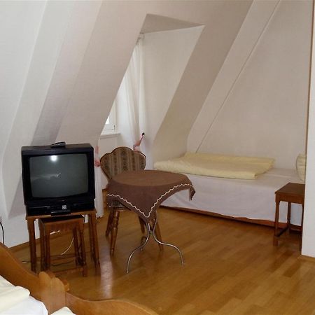 Hotel Zum Pfalzgrafen Heidelberg Rum bild