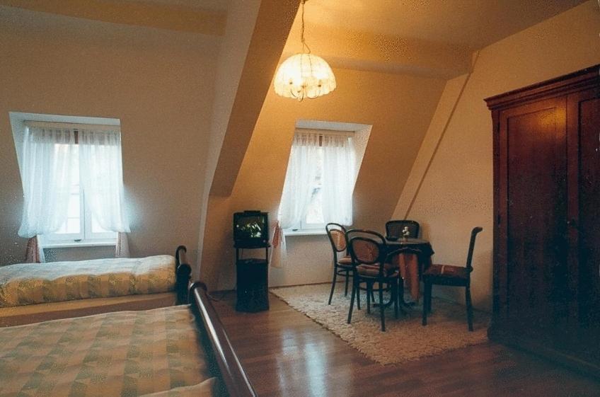 Hotel Zum Pfalzgrafen Heidelberg Rum bild